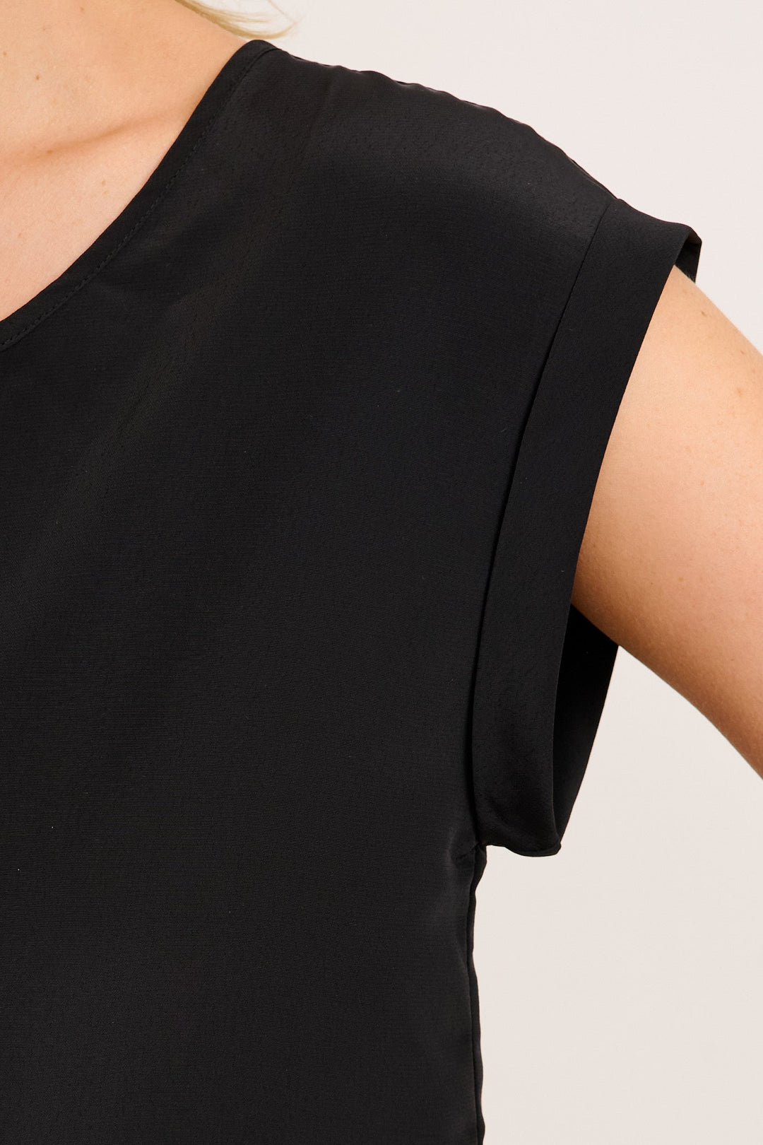 Isla™ Essential Top