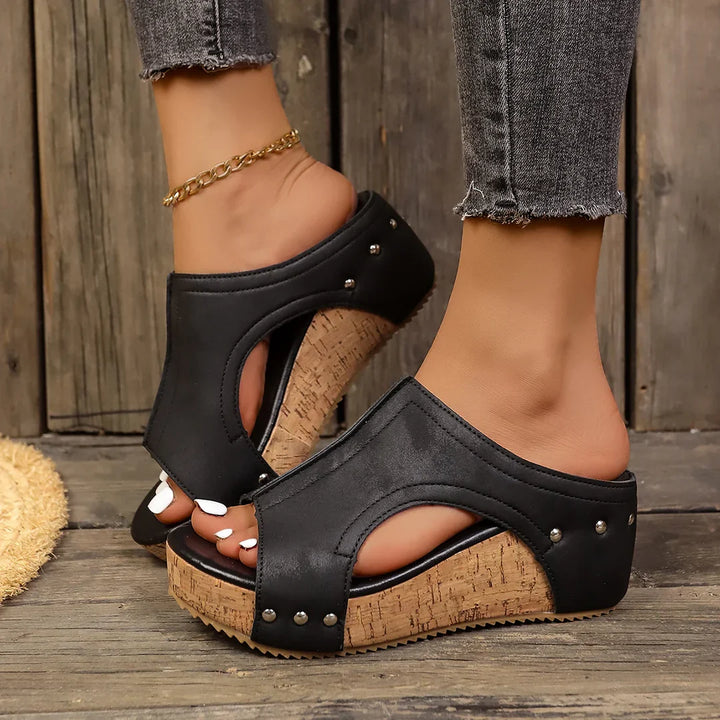 Solara™ Stud Wedges