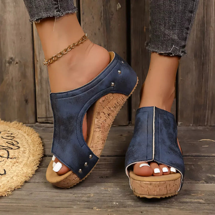 Solara™ Stud Wedges